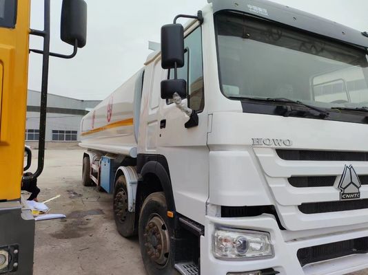 Tankwagen met een motorcapaciteit van 8 liter voor het vervoer van olie, gas en diesel