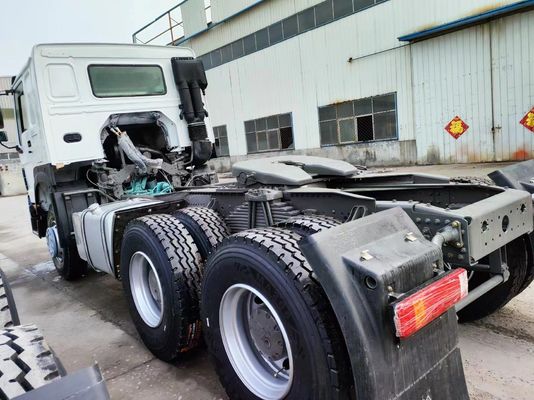 HOWO Sinotuck 6*4 Tractor Truck Wit kleur met buisloze banden 8500x2500x3600mm