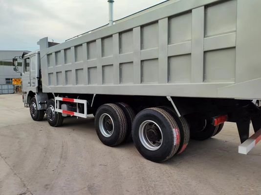 GCC-gecertificeerde Shacman F3000 8*4 Tipping Dump Truck met 6-8L motorcapaciteit in grijs