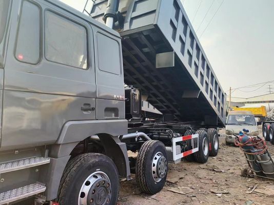 GCC-gecertificeerde Shacman F3000 8*4 Tipping Dump Truck met 6-8L motorcapaciteit in grijs