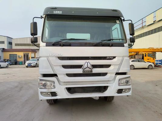 Rechterrijder Sinotruk Traktortruck 6*4 Wit Kleur 6800*2496*2950mm Stoelen ≤5