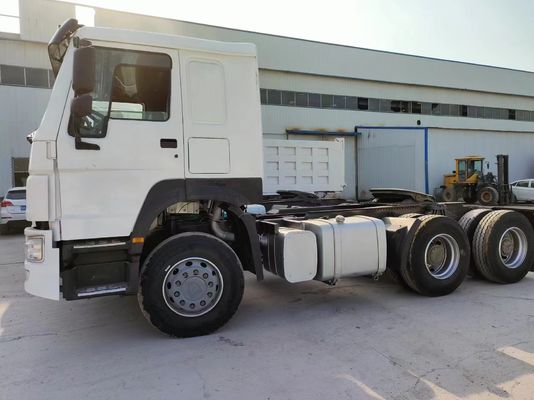 6×4 aandrijflijn HOWO 6X4 400L Hoog paardenvermogen Gebruikte trekkertruck 12r22.5 voor ≤5 zitplaatsen