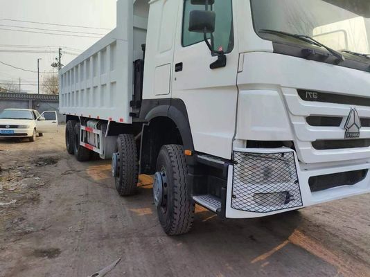 Bandenontwerp Radial Sinotruck HOWO 6*4 Trekkende aanhangwagen Truck Front Lifting Style
