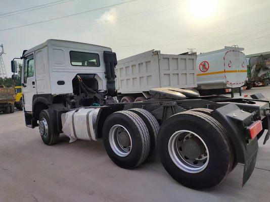 Rechterhands rijden witte Sinotruk HOWO 6×4 trekker voor mijnbouwstoelen en prestaties