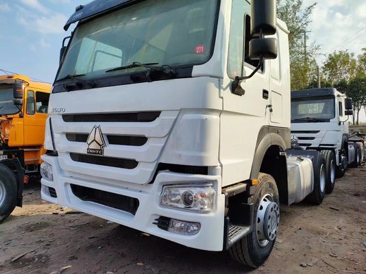 Hoofdtruck Sinotruk HOWO 6*4 Traktortruck met buisloze banden en in goede staat