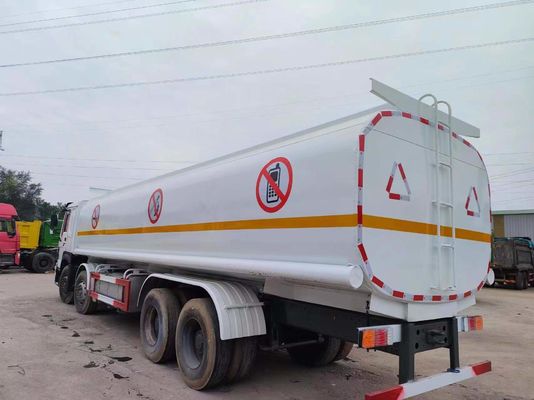 Tankwagen met een motorcapaciteit van 8 liter voor het vervoer van olie, gas en diesel