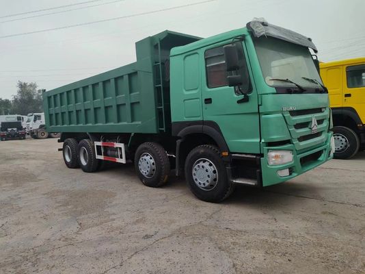 12 banden Sinotruk HOWO 8*4 dumptruck tweedehands vrachtwagen groen met handgeschakelde transmissie