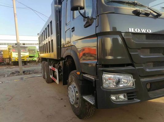 Radialbanden ontwerp Sinotruk HOWO 6*4 Dumptruck voor zwaar vervoer en ≤5 zitplaatsen