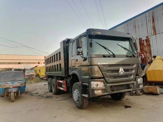 Radialbanden ontwerp Sinotruk HOWO 6*4 Dumptruck voor zwaar vervoer en ≤5 zitplaatsen