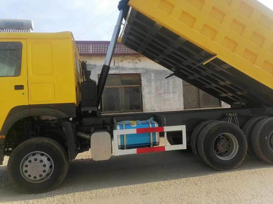 HOWO Sinotruk 460HP Dump Trucks Benzine Auto Gebruikte Good Fuel Truck 6-8L Motorcapaciteit
