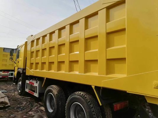 6X4 371 HOWO Dumptrucks voor gebruik met ophanger 20 30 50 70 100 ton Paardenkracht 351-450 pk Zitplaatsen ≤5
