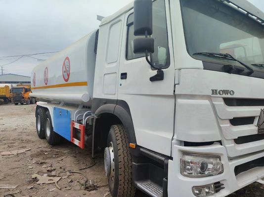 4-6L motorcapaciteit 6X4 Carbon Steel Fuel Tanker Truck voor olie gas Diesel 25000 liter