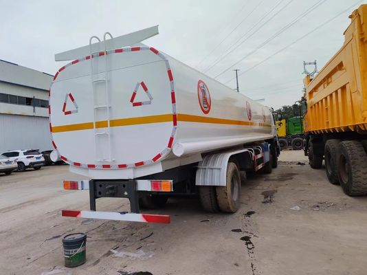 20 ton Gebruikte tankwagens Tankwagens met brandstof 15001-30000L Tankvolume Sinotruck 8X4