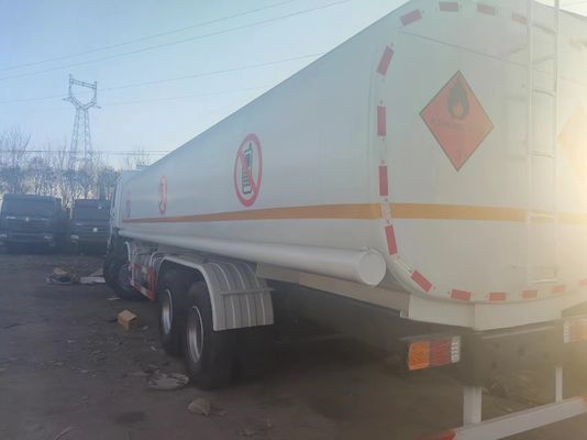HOWO 8*4 Fuel Oil Tank Truck met en 1 jaar naverkoopservice