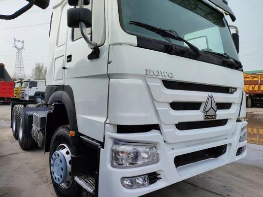 Sinotruck HOWO Truck Transport Hout Transport Truck Trailer met een motorcapaciteit van 6-8L