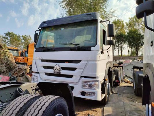 Sinotruck HOWO Truck Transport Hout Transport Truck Trailer met een motorcapaciteit van 6-8L