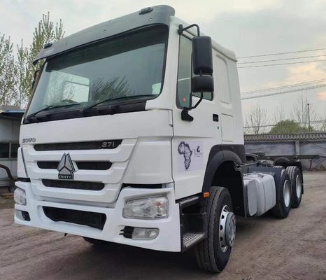 6×4 aandrijflijn Sinotruck HOWO 371HP Traktortruck 8,55*2,5*3,5m met hoge duurzaamheid