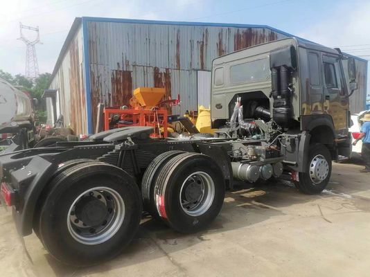 Gebruikte Sinotruk HOWO 6X4 10 Wheeler Traktor Truck met Heavy Duty Transmission in grijs