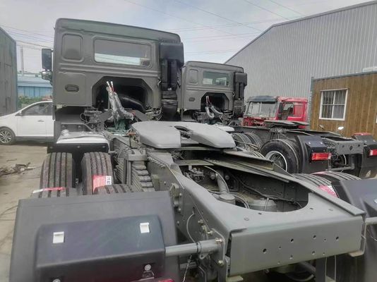 Gebruikte Sinotruk HOWO 6X4 10 Wheeler Traktor Truck met Heavy Duty Transmission in grijs