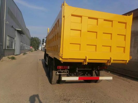 Radialbandenontwerp Sinotruck HOWO 6*4 Geel dumptruck met handgeschakelde transmissie