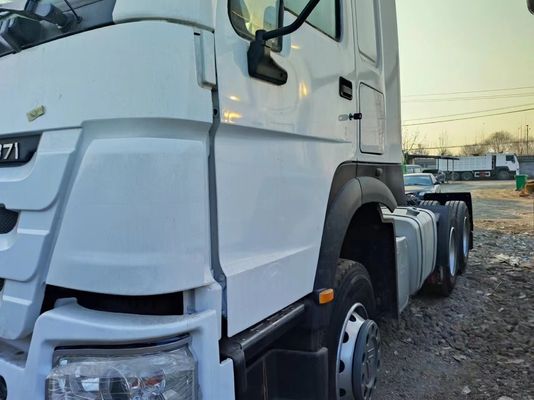 Sinotruck HOWO 6*4 Traktortruck met een motorcapaciteit van 6-8L en 351-450 pk