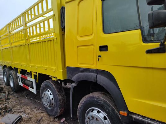Radialbandenontwerp HOWO Sinotruk 8*4 vrachtwagen Tweedehands vrachtwagen met Weichai-motor