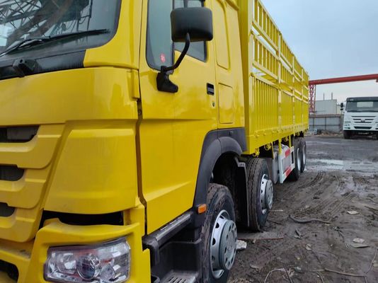 Gele kleur Sinotruck HOWO 6*4 Box Truck Tweedehands vrachtwagen met ISO-certificering