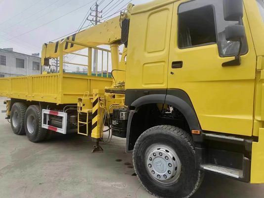 Verkoop op maat gemaakte Sinotruck HOWO 6*4 Truck Mounted Crane met op maat gemaakte specificaties